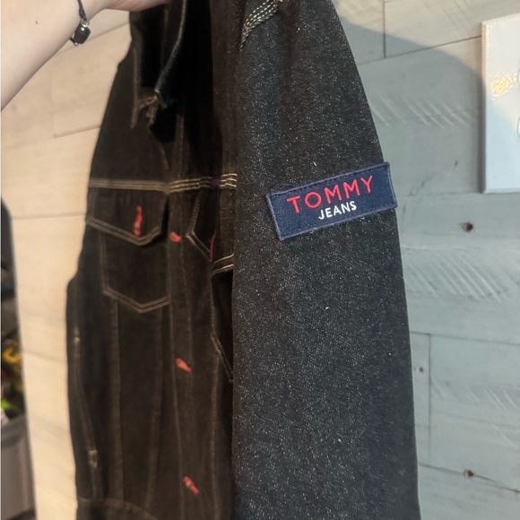 Tommy Hilfiger Black Denim Jacket with Red Accents - Picture 8 of 11